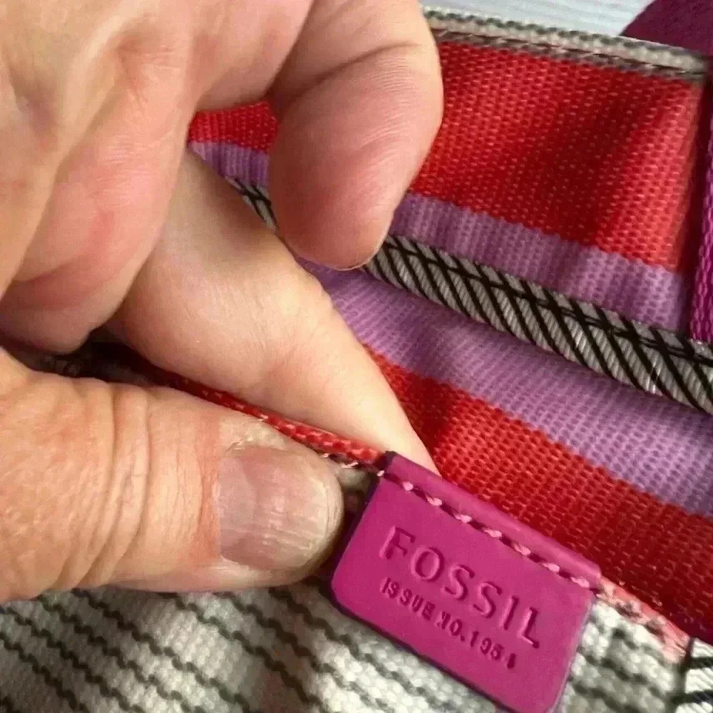 Fossil Key Per Tote - Picture 3 of 10